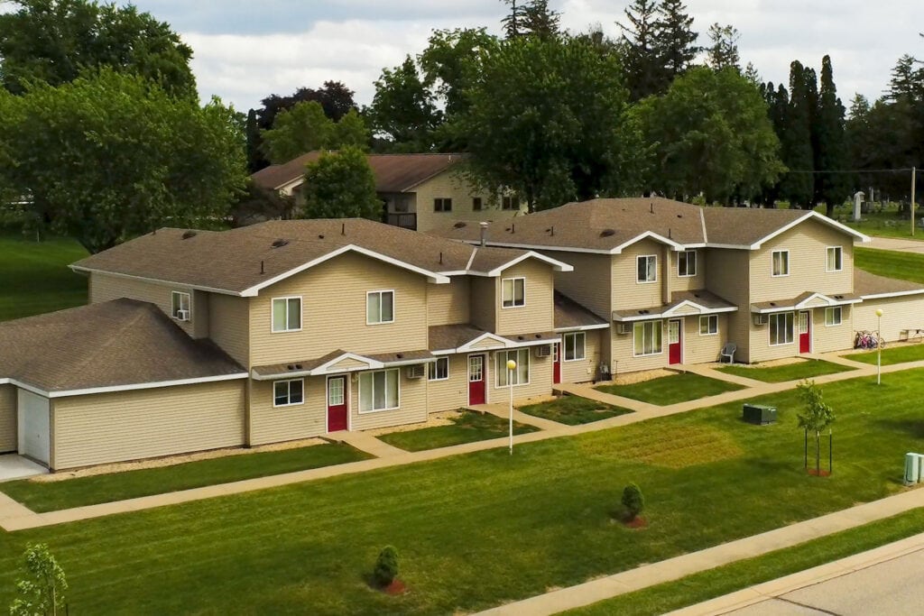 View Caledonia Court Apartments - 103 N Gjere Ave