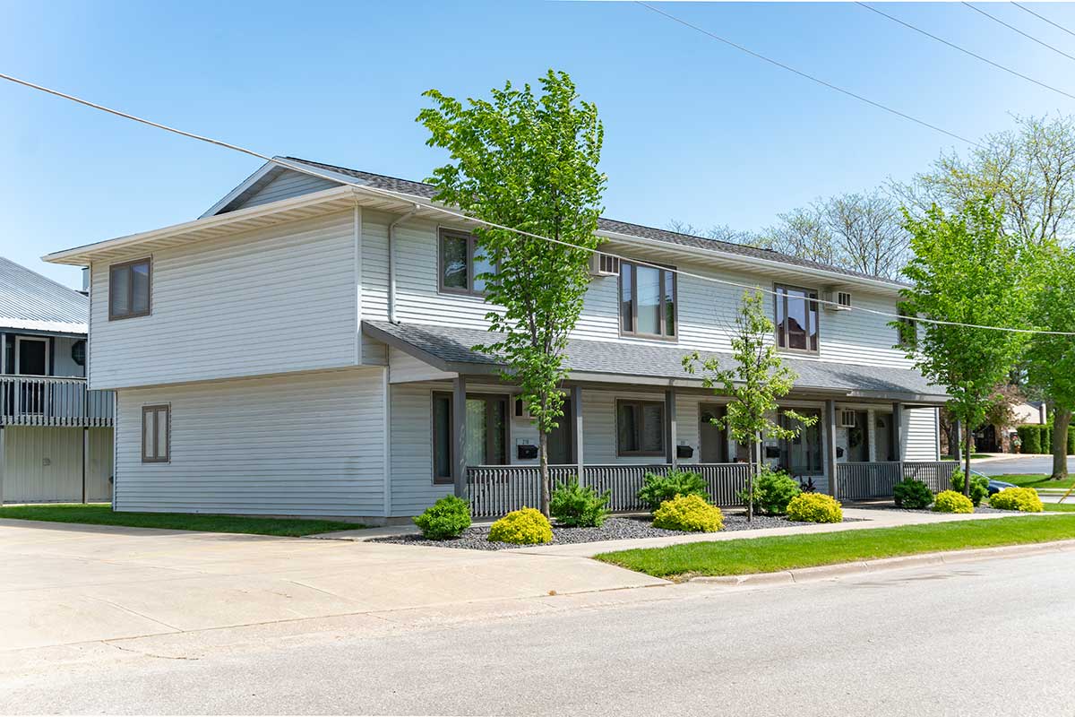 south-decorah-street-exterior-1