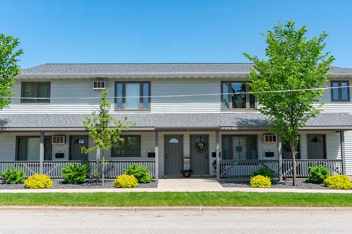 south-decorah-street-exterior-2