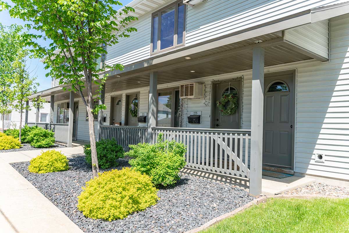 south-decorah-street-exterior-3